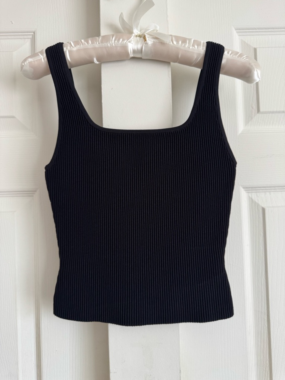Aritzia Babaton Black Sculpt Knit Tank